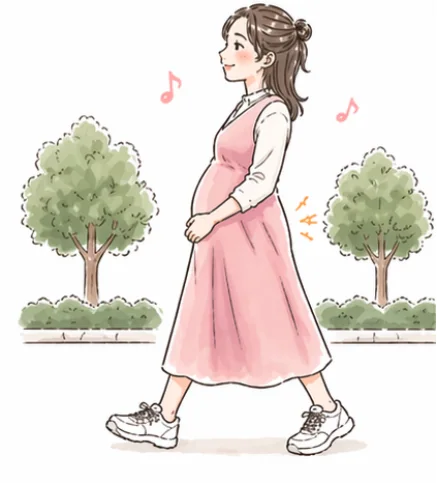 背筋を伸ばして歩く妊婦さん